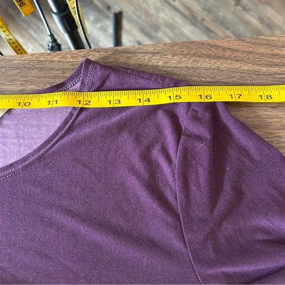 Nygard Elegant Purple Graphic Women's Top M - Picture 8 of 11